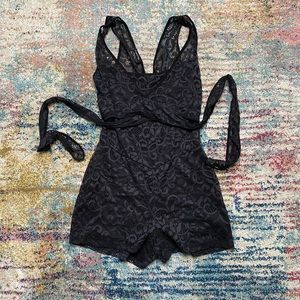 Bebe lace romper